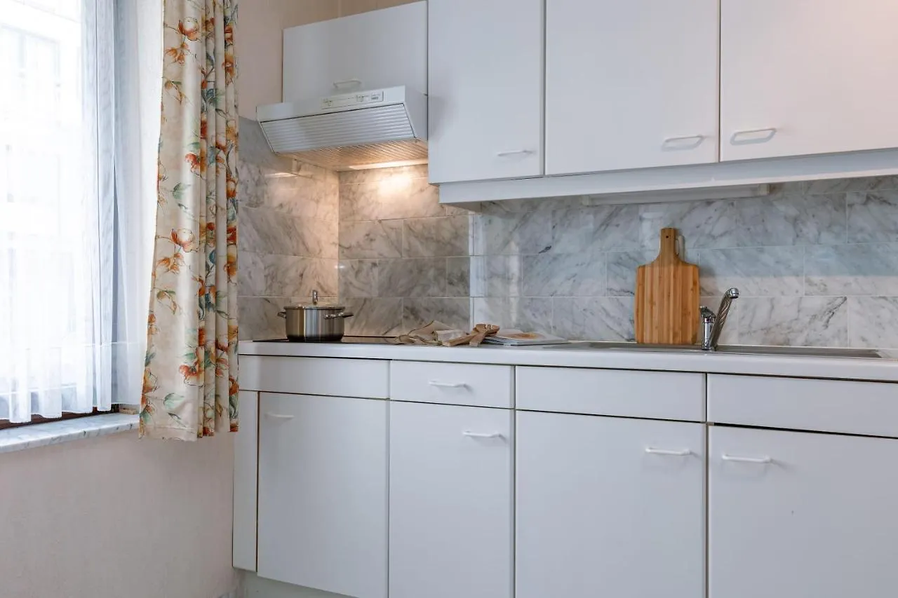 Apartment Cosy, Authentic Flat On The Ground Floor And Within Walking Distance From The Sea And The Beach In Mariakerke Ostend