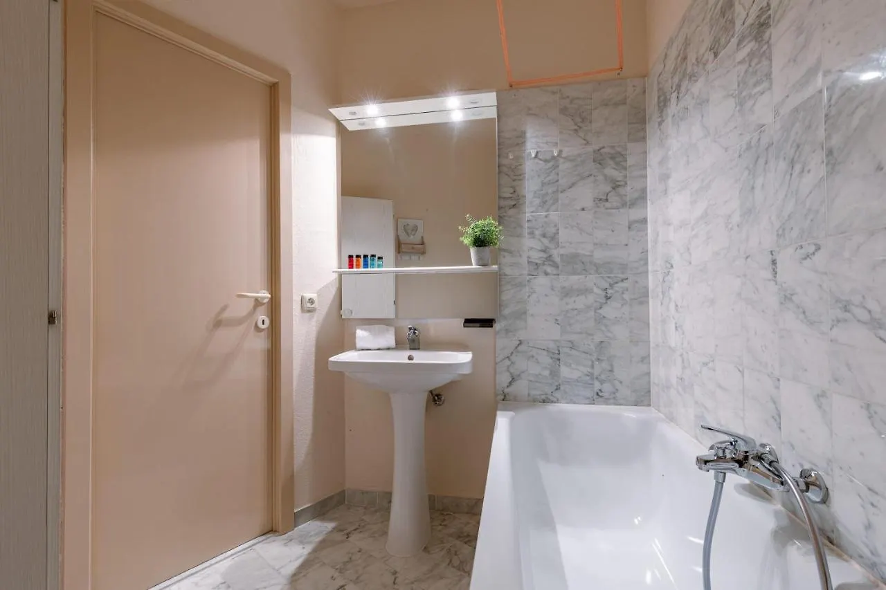 Cosy, Authentic Flat On The Ground Floor And Within Walking Distance From The Sea And The Beach In Mariakerke Ostend