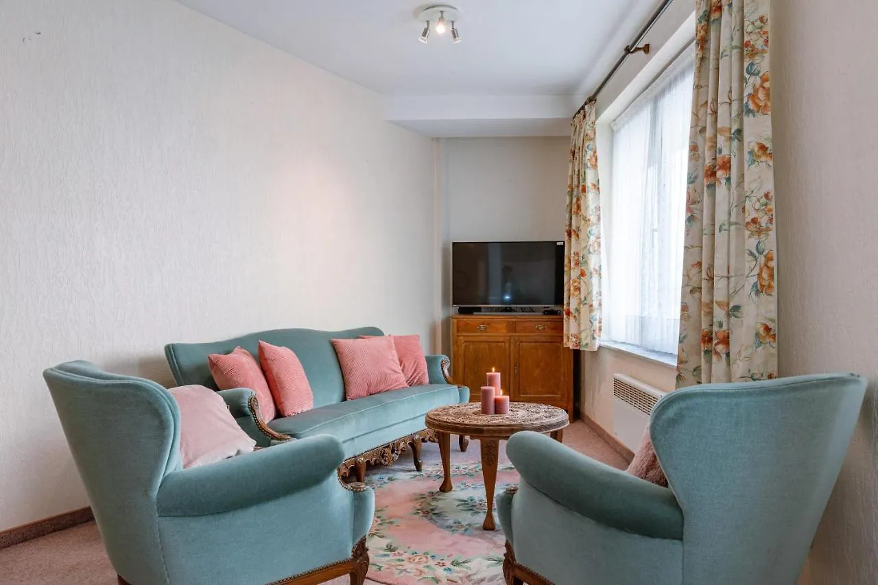 Apartment Cosy, Authentic Flat On The Ground Floor And Within Walking Distance From The Sea And The Beach In Mariakerke Ostend